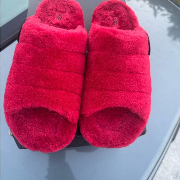 UGG Red Fluffy Slippers - Picture 3 of 5